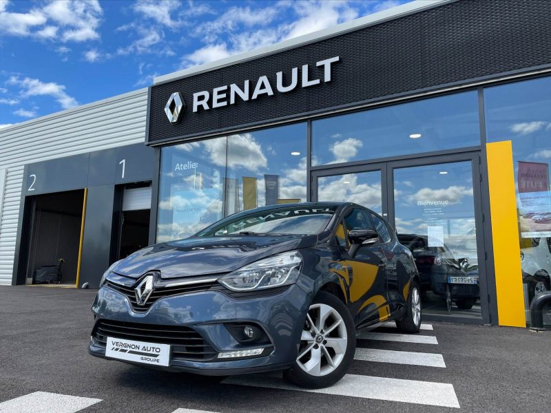 Renault Clio (4) - Limited TCe 90 - 08/2017 - Gris foncé - Essence - Boite manuelle - 5 CV