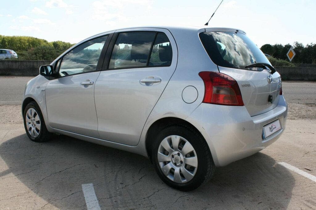 Berline TOYOTA YARIS 5 CV