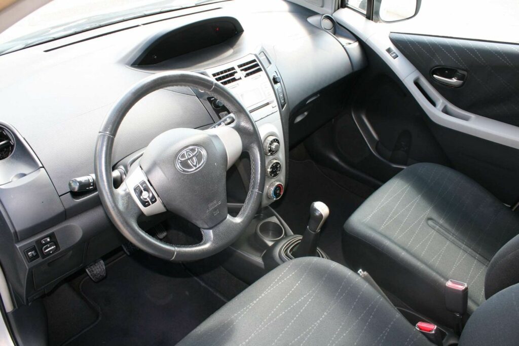 Berline TOYOTA YARIS 5 CV