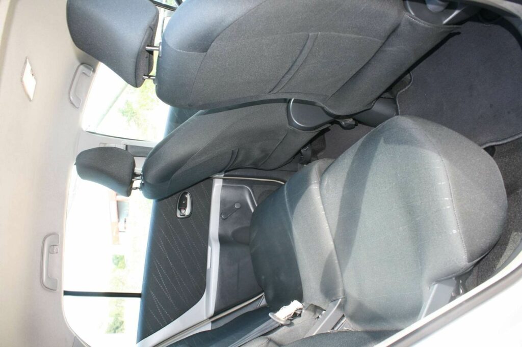 Berline TOYOTA YARIS 5 CV