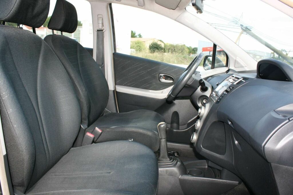 Berline TOYOTA YARIS 5 CV