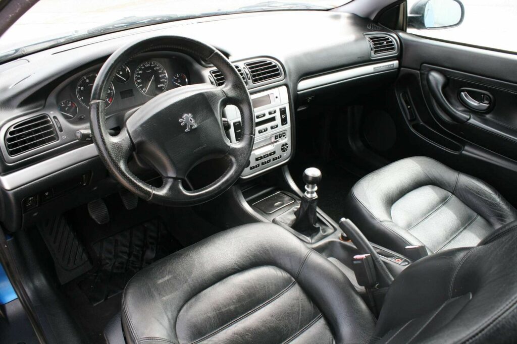 Coupé PEUGEOT 406 COUPE 8 CV