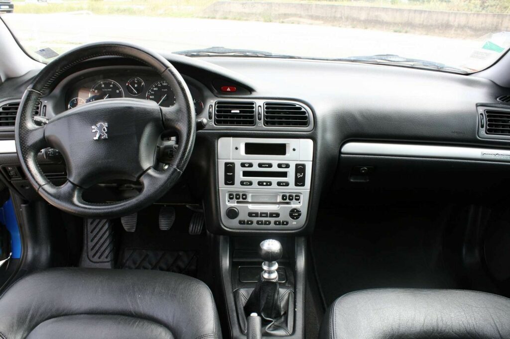 Coupé PEUGEOT 406 COUPE 8 CV