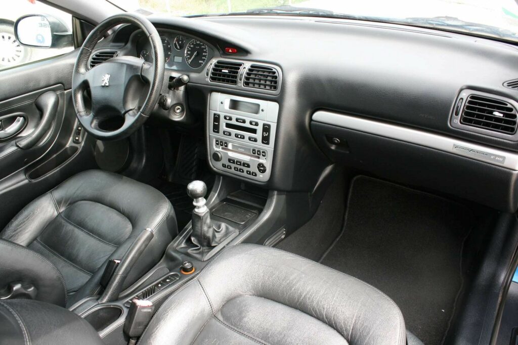 Coupé PEUGEOT 406 COUPE 8 CV