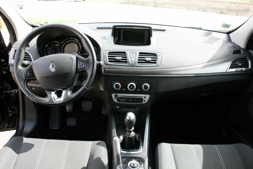 Break RENAULT MEGANE III ESTATE 5 CV