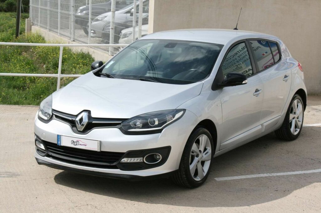 Berline RENAULT MEGANE III 5 CV