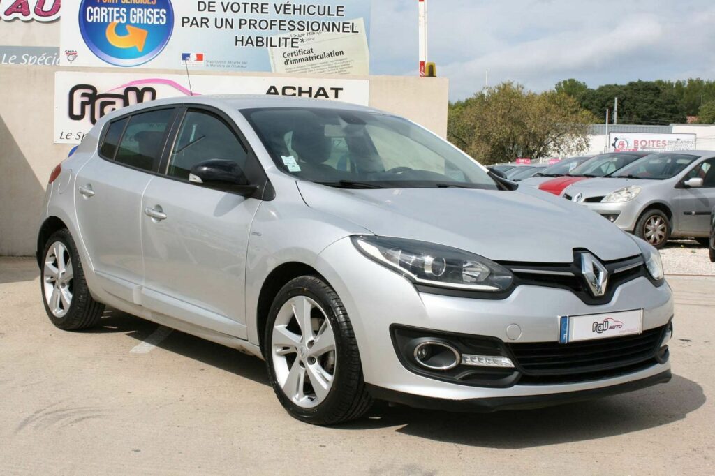 Berline RENAULT MEGANE III 5 CV