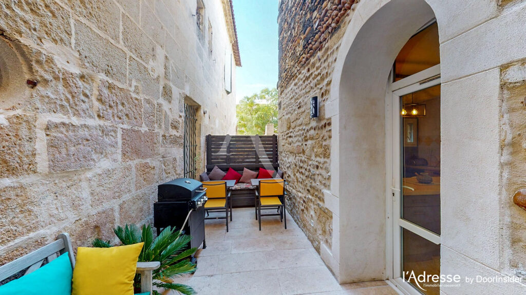 BAISSE DE PRIX – Exclusif : Maison à étage de type P4 de 111m² environ. Grenier aménageable, cour privative. Bien rénové