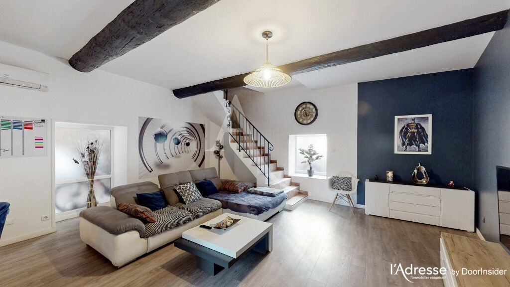 BAISSE DE PRIX – Exclusif : Maison à étage de type P4 de 111m² environ. Grenier aménageable, cour privative. Bien rénové