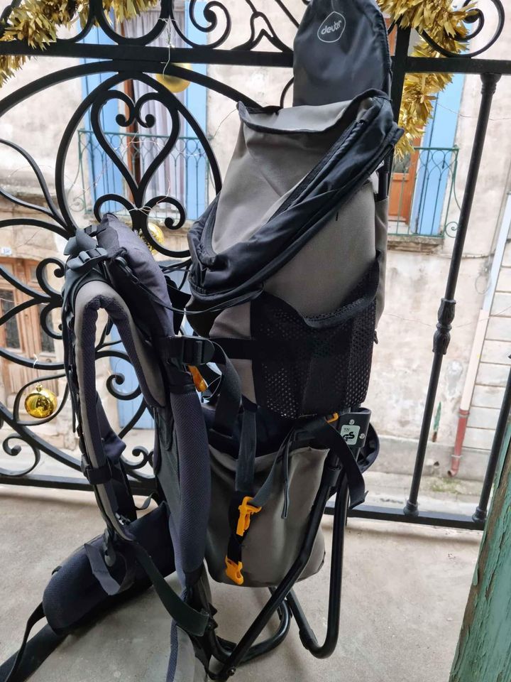 Porte bébé de ballade / randonnée Deuter
