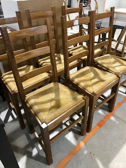 Chaises en bois et assise paille t.b.é.