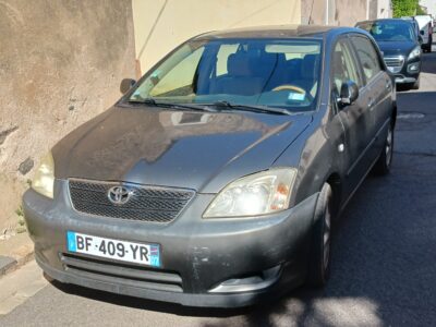 Vends Toyota corollaire diesel de 2003 . Excellent entretien.2200 euros.