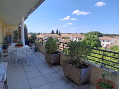 Super T4 terrasse plein sud garage + 2 parkings