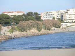 VACANCES LES PIEDS DANS L'EAU