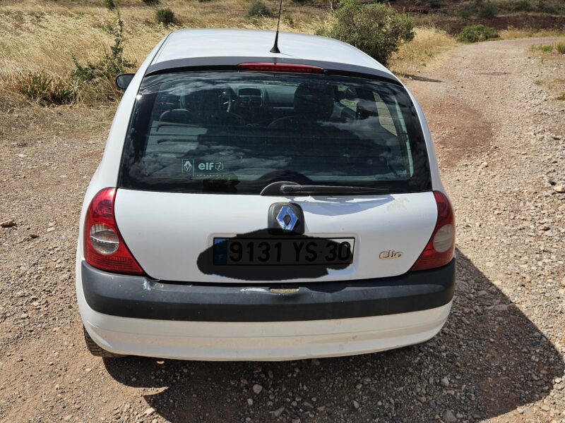Vends Clio Renault diesel 1.5l