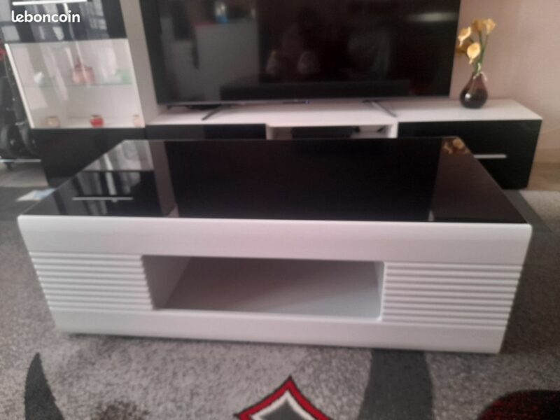 Table basse moderne avec led