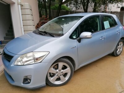 Vends Auto Berline Toyota Auris Hybride