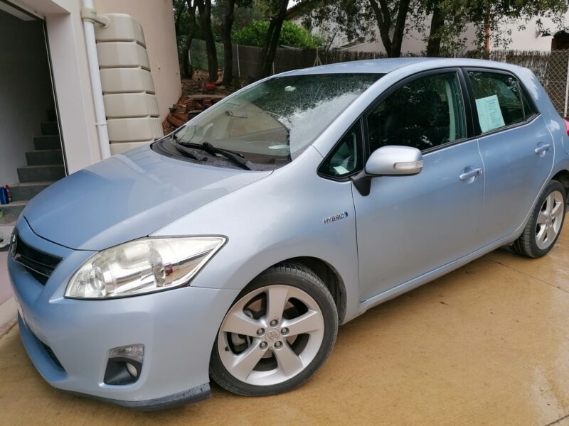 Vends Auto Berline Toyota Auris Hybride