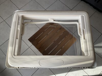 Lanterneau van ou camping car neuf 1/2 prix