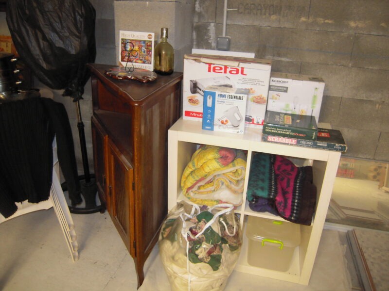 PETITS MEUBLES A PETIT PRIX