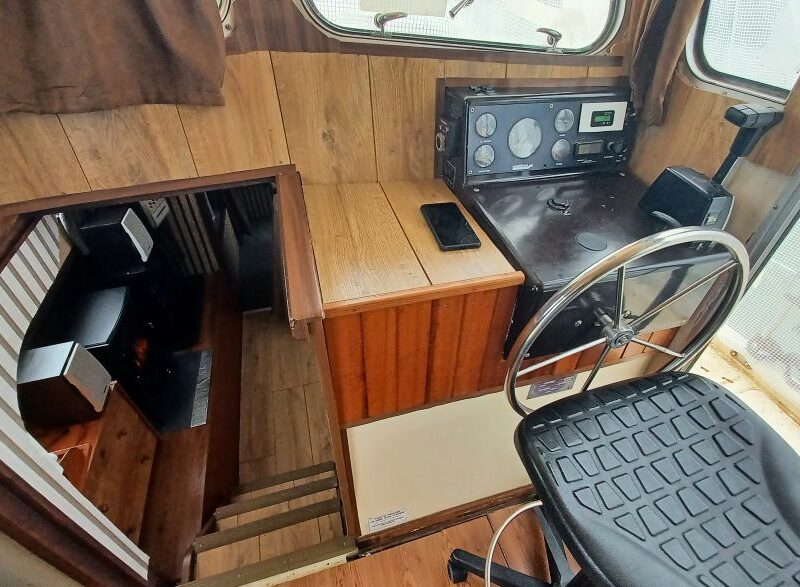 Vends petite péniche excellent état