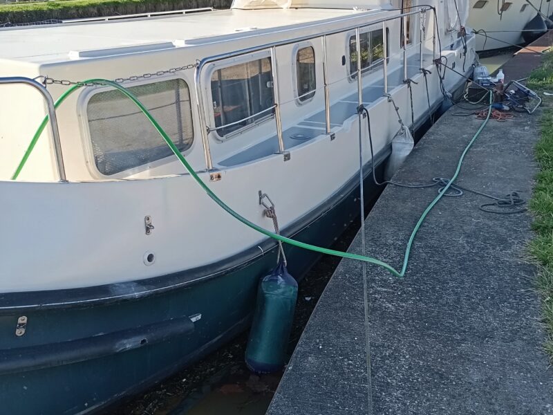 Vends petite péniche excellent état