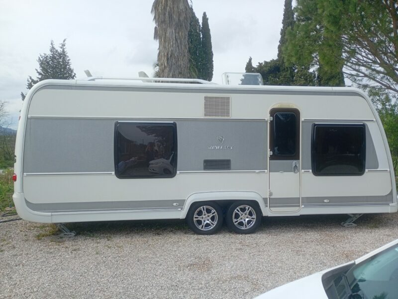 Caravane fendt brillant