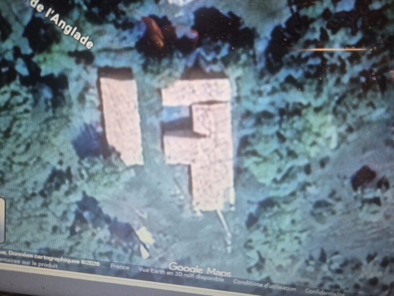 Terrain 1300m2 plus 153m2 de plancher habitable