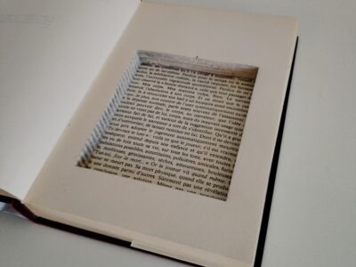 Livres avec un compartiment secret