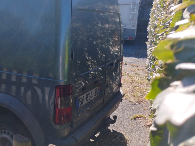 VENDS FORD CONNECT TRANSIT T230 1.8 TDCI NON ROULANT
