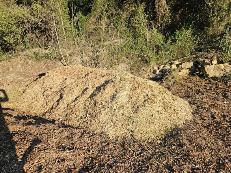Vends copeaux de bois BRF pour plantations et jardins 14 €le m3 sur place possibilité livraison