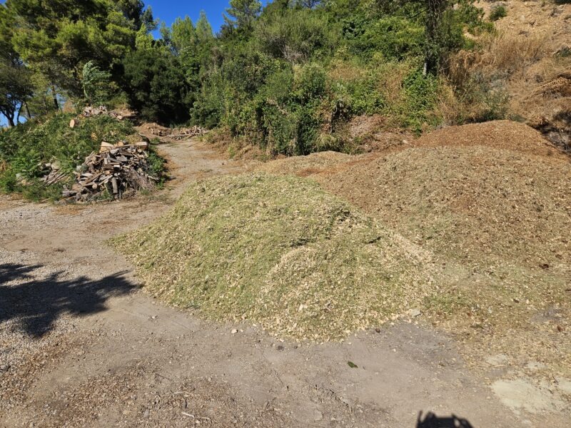 Vends copeaux de bois BRF pour plantations et jardins 14 €le m3 sur place possibilité livraison